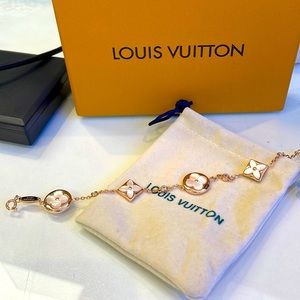 Colour Blossom BB Multi- Motif Station bracelet